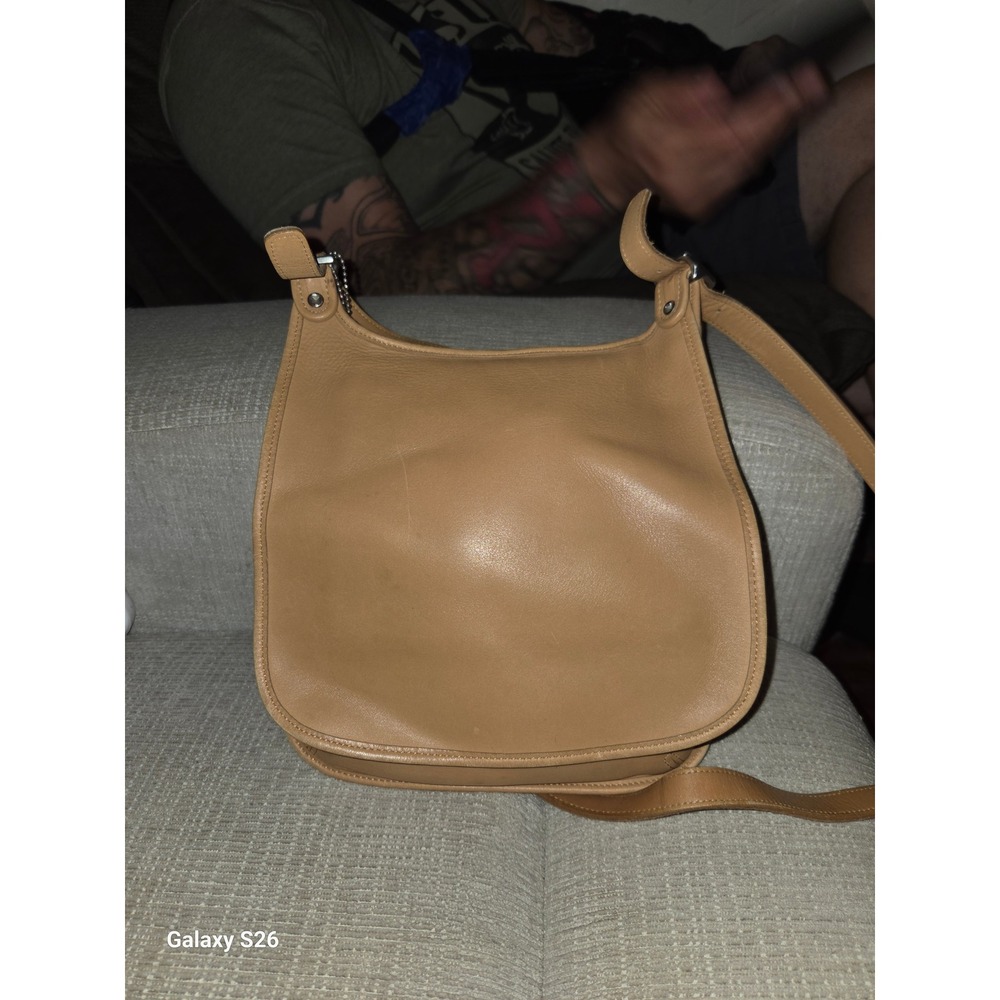 23. Coach Vintage Patricia Legacy Tan Leather Crossbody Bag E0P-9135 Handcrafted